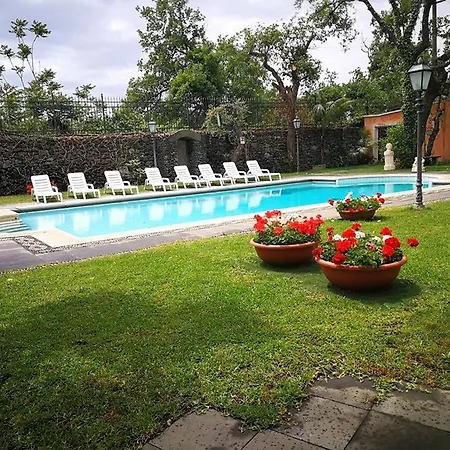 Paradiso Dell'etna Hotel 4*